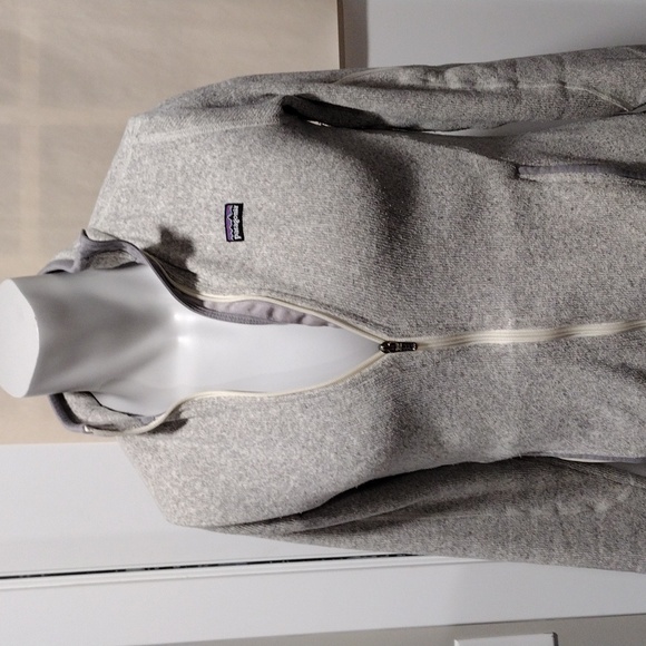 Patagonia Jackets & Blazers - Patagonia light gray zip fleece jacket. Small